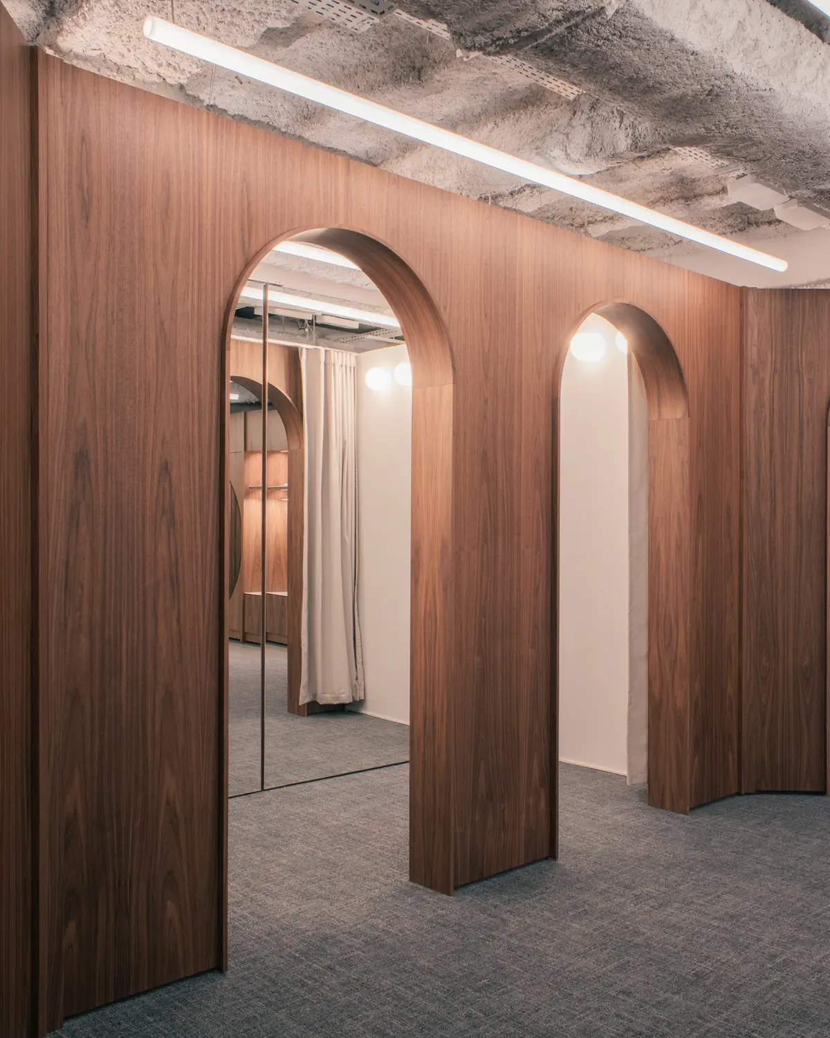 PlaC Faloni Paris Artis Lorenzo Zandri © 2024 12